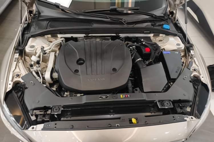 Used Volvo S60 2023 B4 Zhiyi Luxury Edition Engine Bay