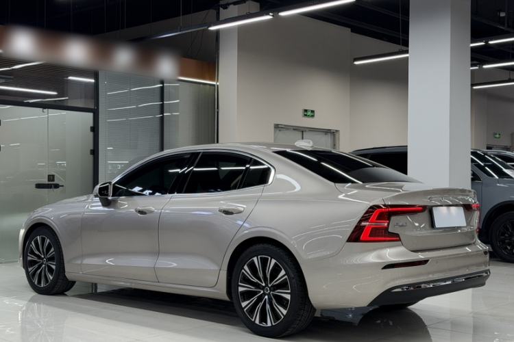 Used Volvo S60 2023 B4 Zhiyuan Luxury Edition Exterior 10