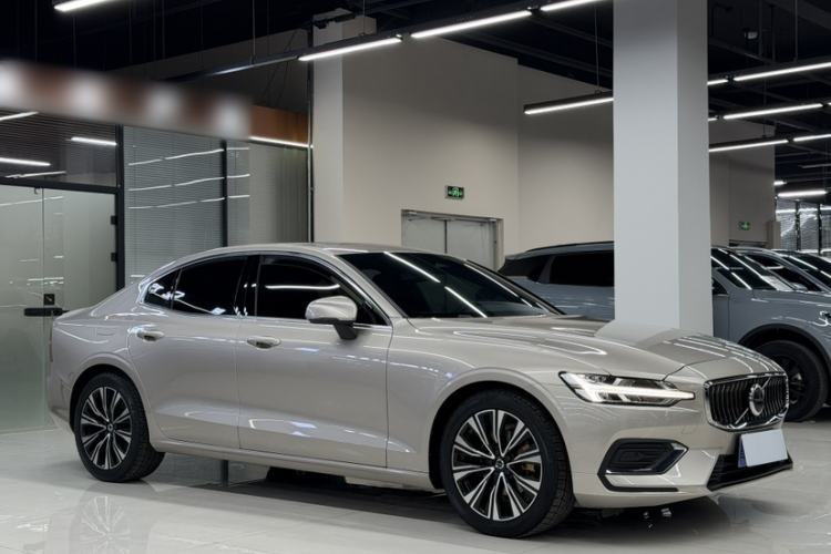 Used Volvo S60 2023 B4 Zhiyuan Luxury Edition Exterior 12