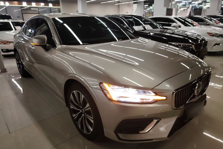 Used Volvo S60 2023 B4 Zhiyuan Luxury Edition Exterior 2