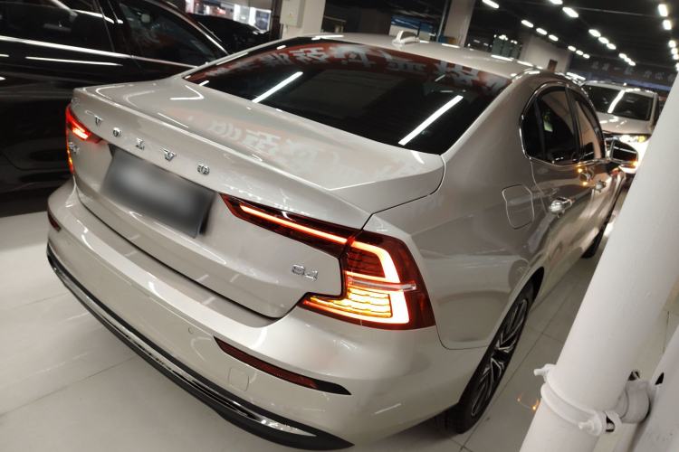 Used Volvo S60 2023 B4 Zhiyuan Luxury Edition Exterior 5