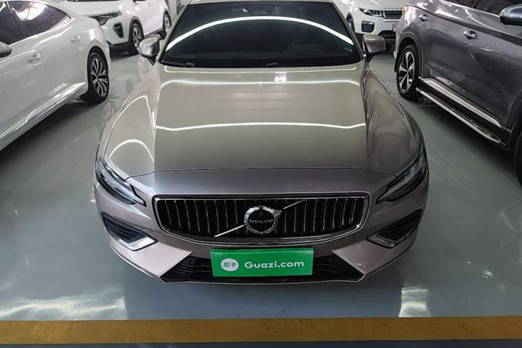 Used Volvo S60 2023 B4 Zhiyi Luxury Edition Front