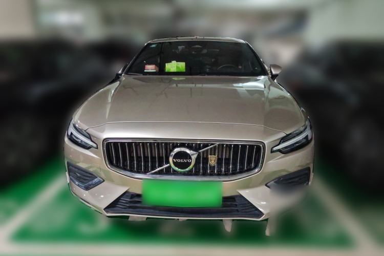 Used Volvo S60 2023 B4 Zhiyuan Luxury Edition Front