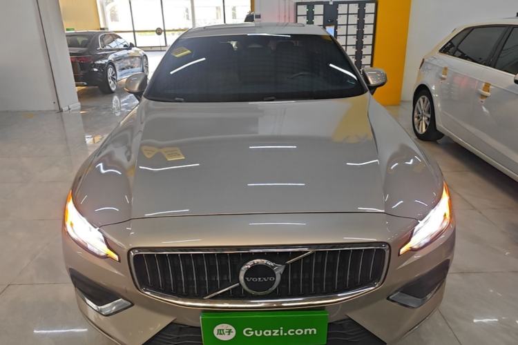 Used Volvo S60 2023 B4 Zhiyi Luxury Edition Front