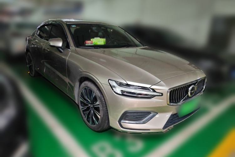 Used Volvo S60 2023 B4 Zhiyuan Luxury Edition Front Right 45 Deg
