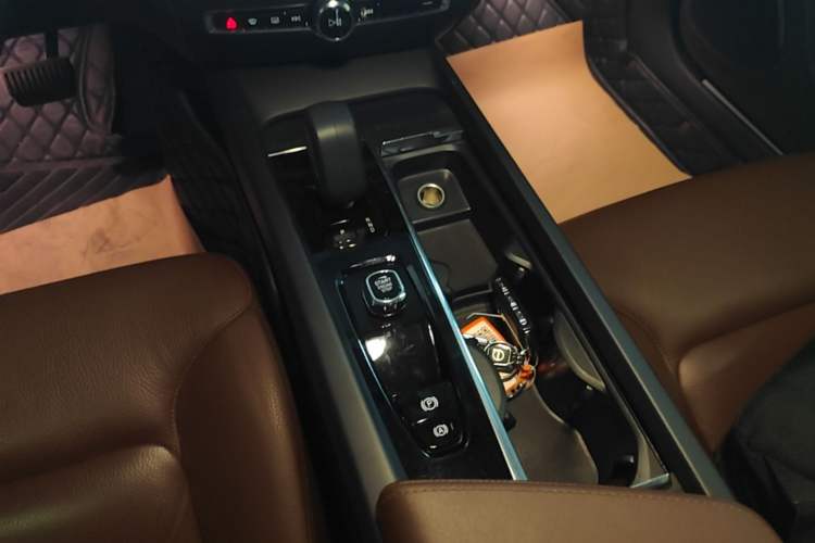 Used Volvo S60 2023 B4 Zhiyi Luxury Edition Gear Lever