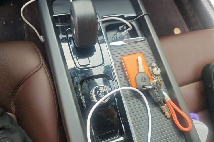 Used Volvo S60 2023 B4 Zhiyi Luxury Edition Gear Lever