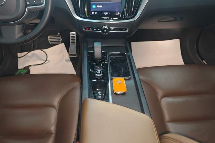 Used Volvo S60 2023 B4 Zhiyi Luxury Edition Gear Lever
