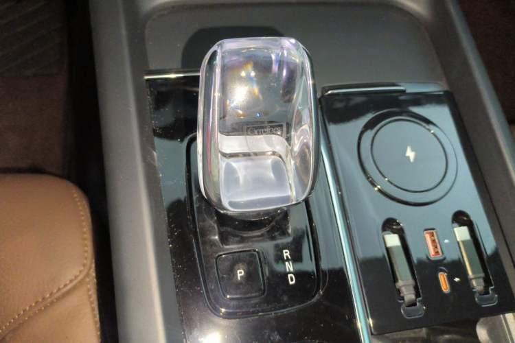 Used Volvo S60 2023 B4 Zhiyi Luxury Edition Gear Lever