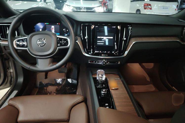 Used Volvo S60 2023 B4 Zhiyuan Luxury Edition Interior 2