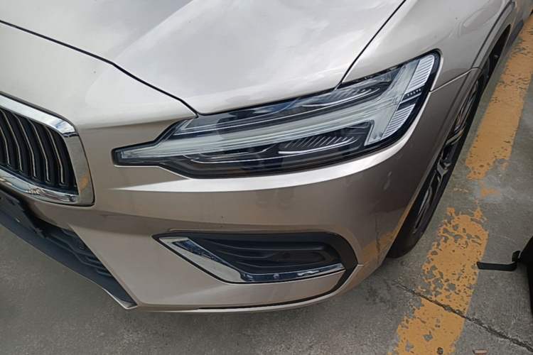 Used Volvo S60 2023 B4 Zhiyi Luxury Edition Left Front Headlight