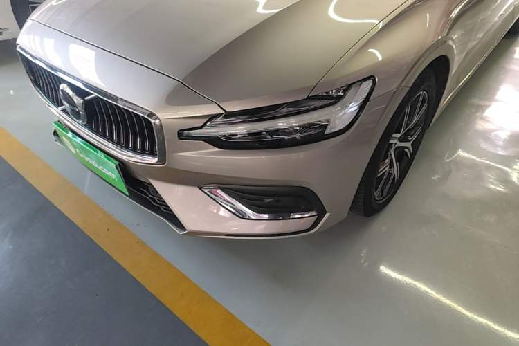 Used Volvo S60 2023 B4 Zhiyi Luxury Edition Left Front Headlight