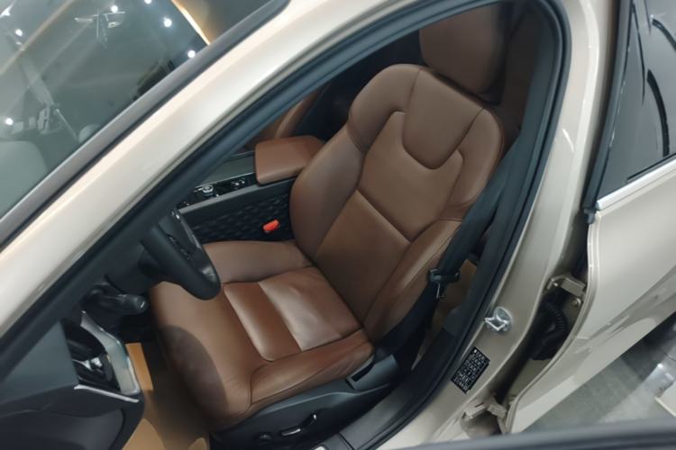 Used Volvo S60 2023 B4 Zhiyi Luxury Edition Left Front Seat