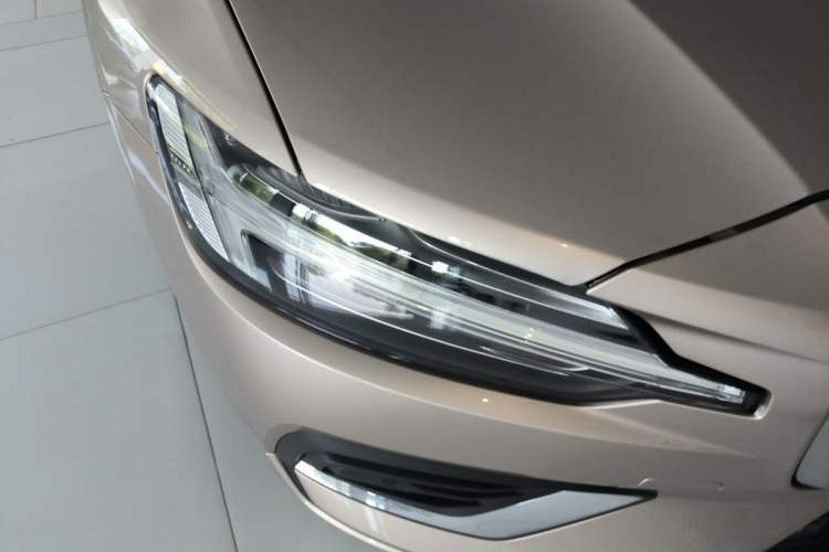 Used Volvo S60 2023 B4 Zhiyi Luxury Edition Right Front Headlight