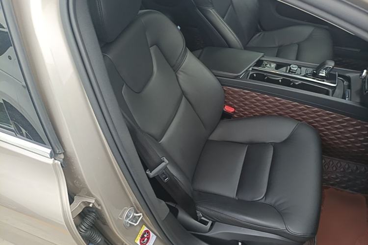 Used Volvo S60 2023 B4 Zhiyi Luxury Edition Right Front Seat
