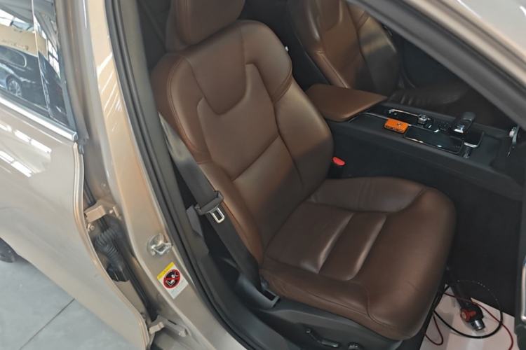 Used Volvo S60 2023 B4 Zhiyi Luxury Edition Right Front Seat