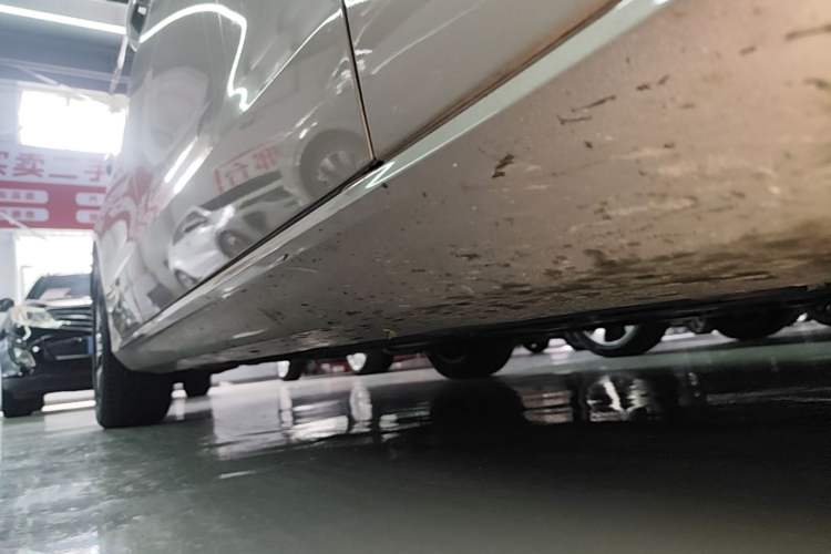 Used Volvo S60 2023 B4 Zhiyi Luxury Edition Right Side Sill