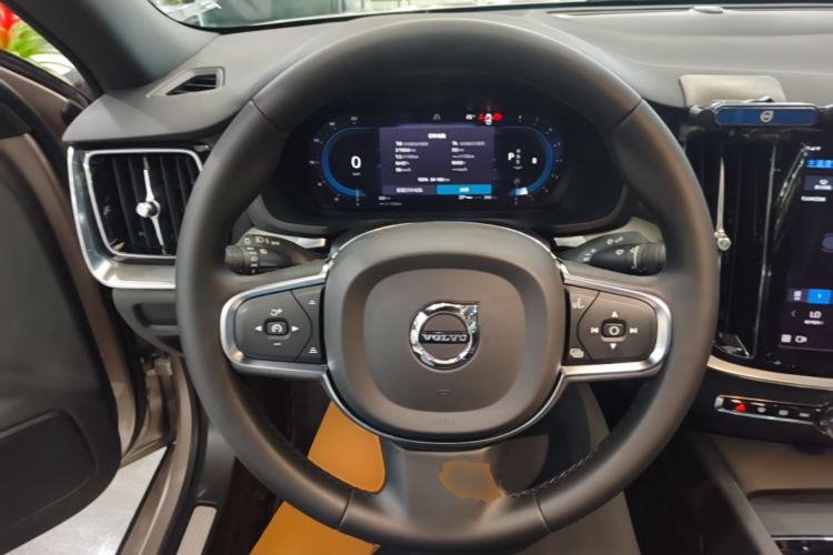 Used Volvo S60 2023 B4 Zhiyi Luxury Edition Steering Wheel
