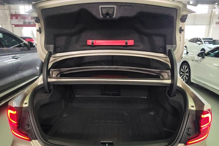 Used Volvo S60 2023 B4 Zhiyi Luxury Edition Trunk