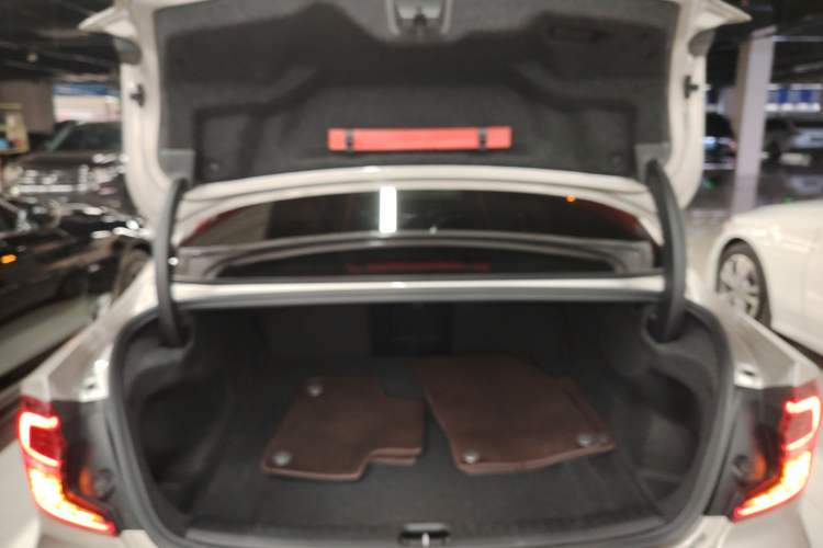 Used Volvo S60 2023 B4 Zhiyuan Luxury Edition Trunk