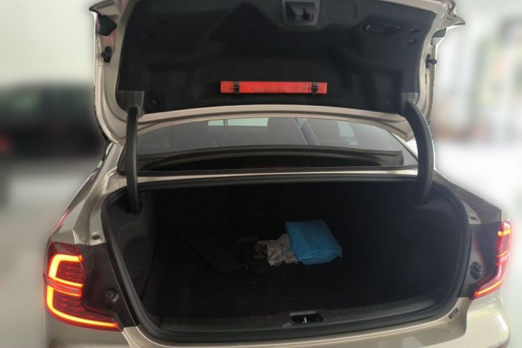 Used Volvo S60 2023 B4 Zhiyi Luxury Edition Trunk