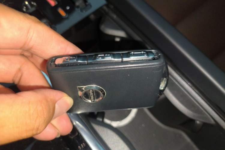 Used Volvo S60 2023 B4 Zhiyi Luxury Edition Vehicle Key