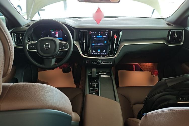 Used Volvo S60 2023 B4 Zhiyi Luxury Edition Center Console