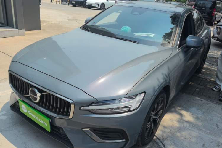 Used Volvo S60 2023 B4 Zhiyi Luxury Edition Guazi used car, China used car export, Used car for sale, Used  cars, Cheapest cars for sale