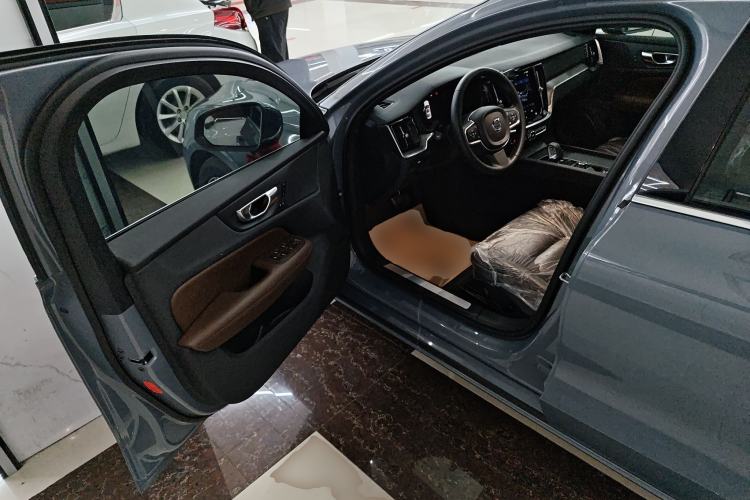 Used Volvo S60 2023 B4 Zhiyi Luxury Edition Driver Seat