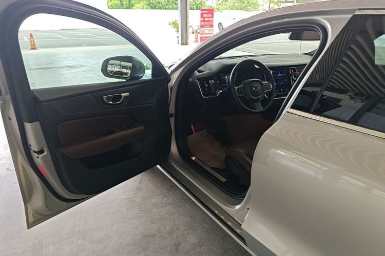 Used Volvo S60 2023 B4 Zhiyi Luxury Edition Driver Seat