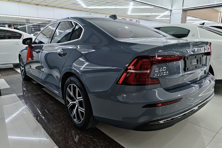 Used Volvo S60 2023 B4 Zhiyi Luxury Edition Exterior 2