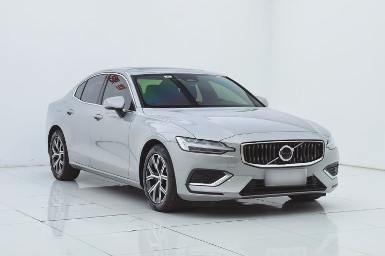 Used Volvo S60 2023 B4 Zhiyi Luxury Edition Exterior 2