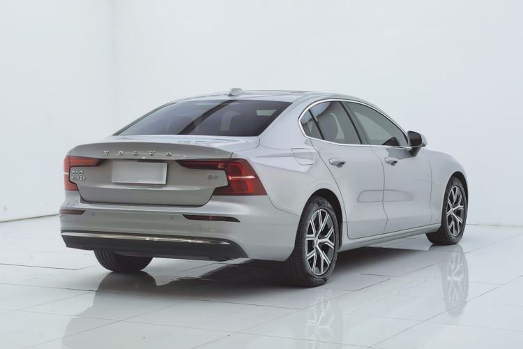 Used Volvo S60 2023 B4 Zhiyi Luxury Edition Exterior 3