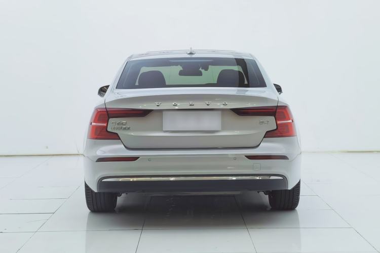 Used Volvo S60 2023 B4 Zhiyi Luxury Edition Exterior 4