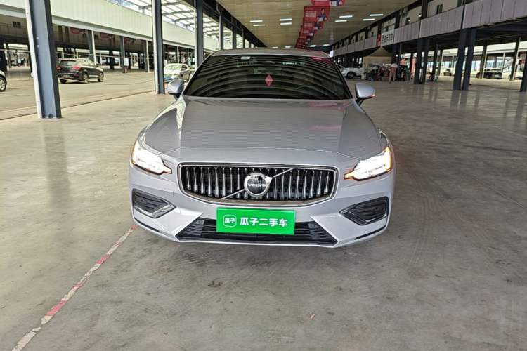 Used Volvo S60 2023 B4 Zhiyi Luxury Edition Front