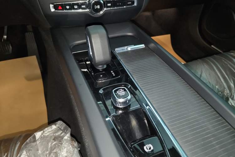 Used Volvo S60 2023 B4 Zhiyi Luxury Edition Gear Lever