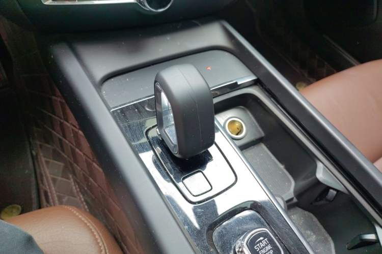 Used Volvo S60 2023 B4 Zhiyi Luxury Edition Gear Lever