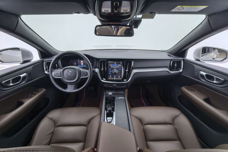 Used Volvo S60 2023 B4 Zhiyi Luxury Edition Interior 3