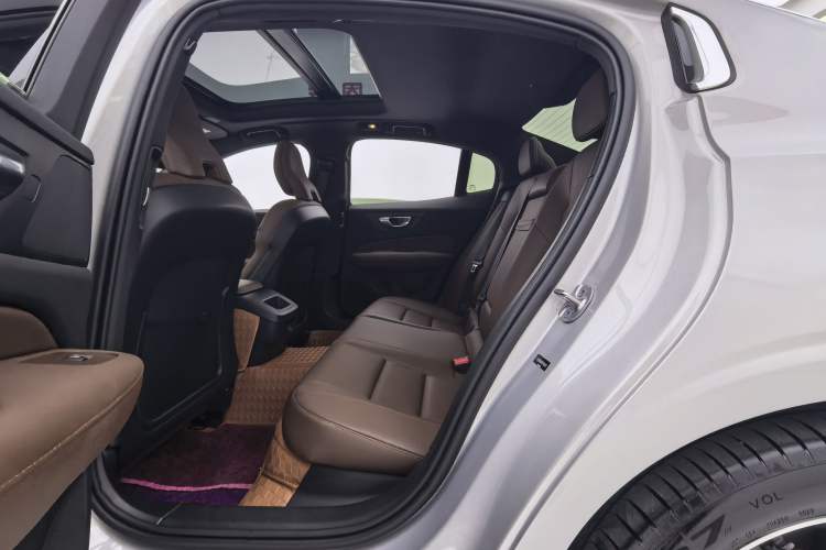 Used Volvo S60 2023 B4 Zhiyi Luxury Edition Interior 4