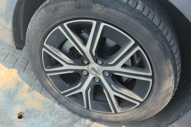 Used Volvo S60 2023 B4 Zhiyi Luxury Edition Left Front Wheel Hub
