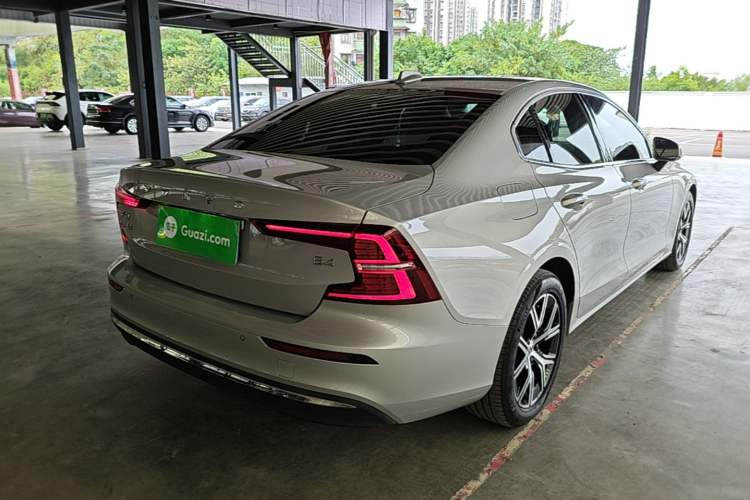 Used Volvo S60 2023 B4 Zhiyi Luxury Edition Rear Right 45 Deg