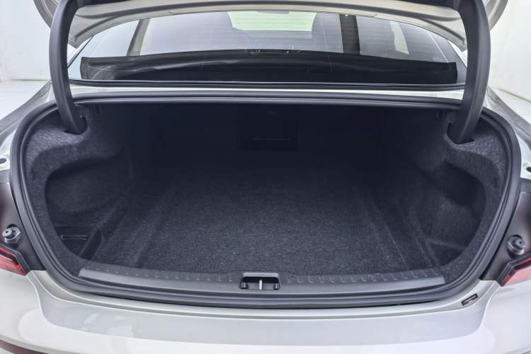 Used Volvo S60 2023 B4 Zhiyi Luxury Edition Trunk