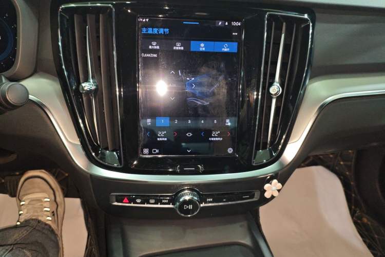 Used Volvo S60 2023 B4 Zhiyi Luxury Edition Audio And AC Panel