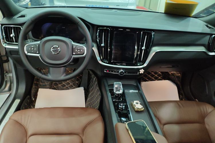 Used Volvo S60 2023 B4 Zhiyi Luxury Edition Center Console