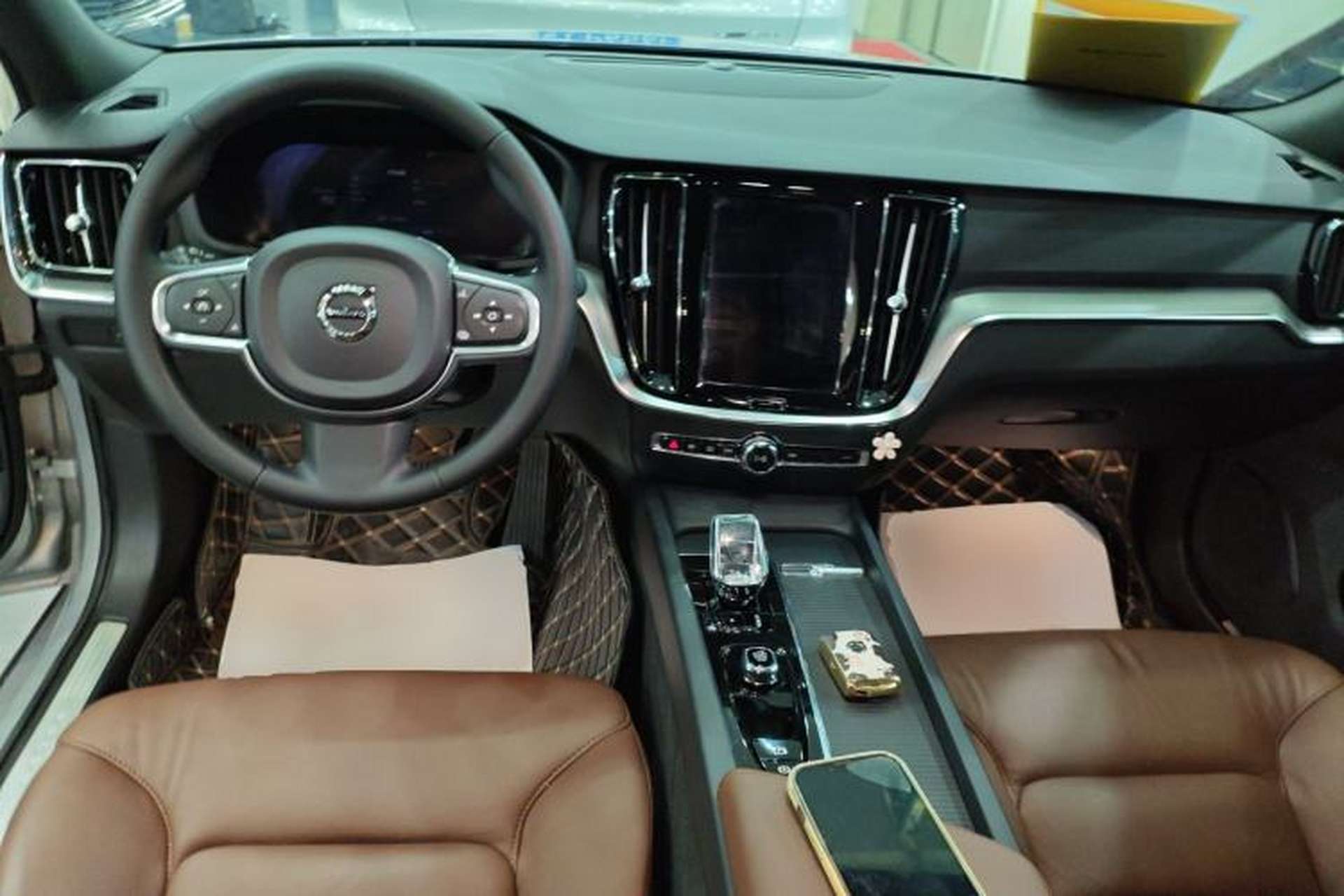 Used Volvo S60 2023 B4 Zhiyi Luxury Edition Center Console