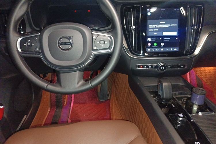Used Volvo S60 2023 B4 Zhiyi Luxury Edition Center Console