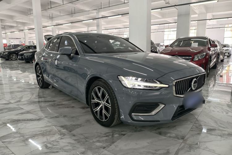 Used Volvo S60 2023 B4 Zhiyi Luxury Edition Exterior 2
