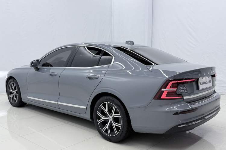 Used Volvo S60 2023 B4 Zhiyi Luxury Edition Exterior 4