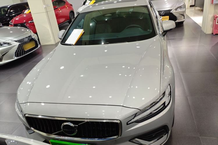 Used Volvo S60 2023 B4 Zhiyi Luxury Edition Front