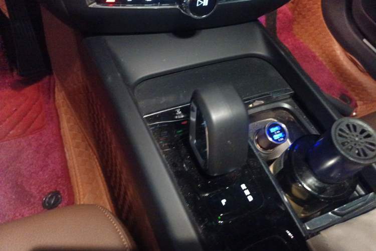 Used Volvo S60 2023 B4 Zhiyi Luxury Edition Gear Lever